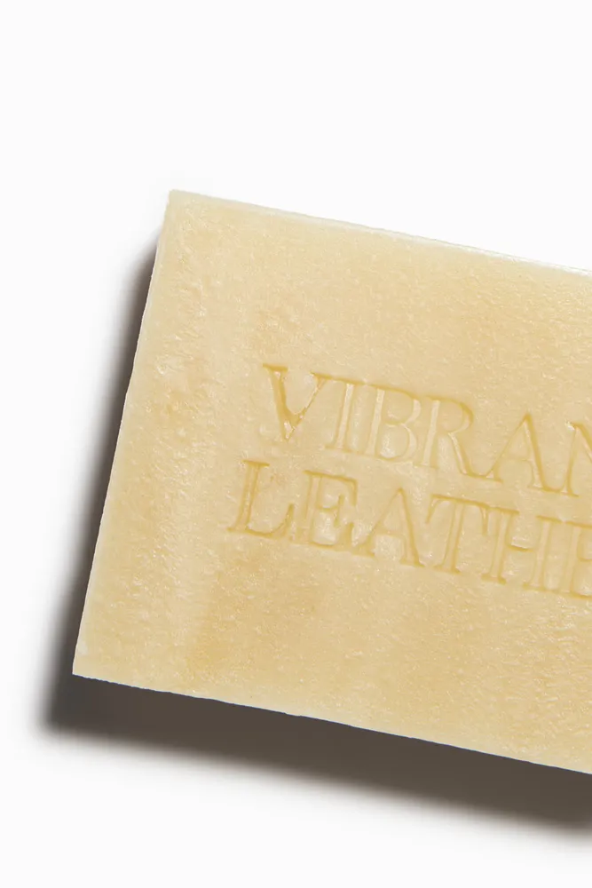 VIBRANT LEATHER SOLID SOAP 100 ML (3.4 FL. OZ)