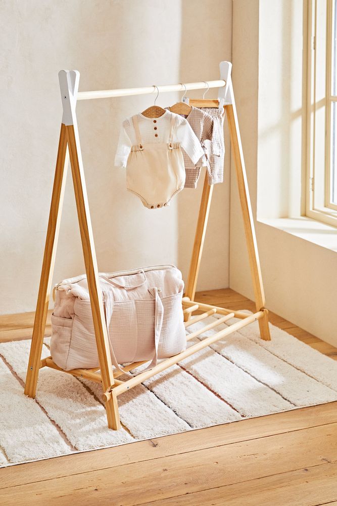 WOODEN CLOTHES RACK
