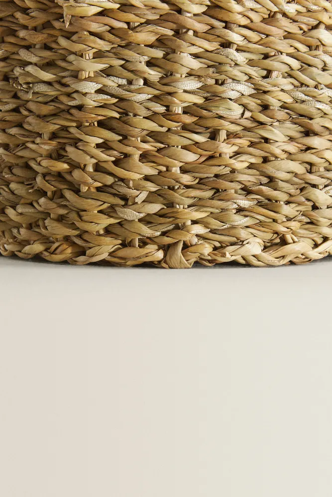 ROUND BASKET WITH HANDLE