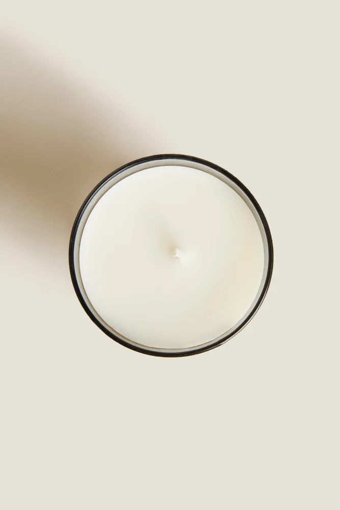 G) BLACK VANILLA SCENTED CANDLE