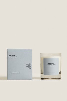 G) LIGHT COTTON SCENTED CANDLE
