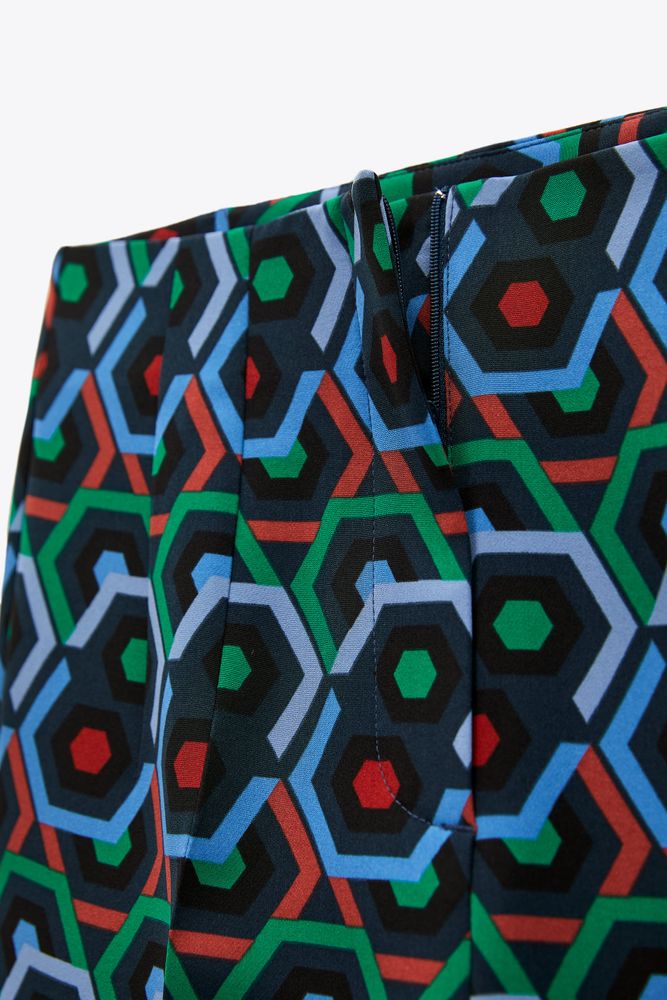 Geometric Design Flared Leggings