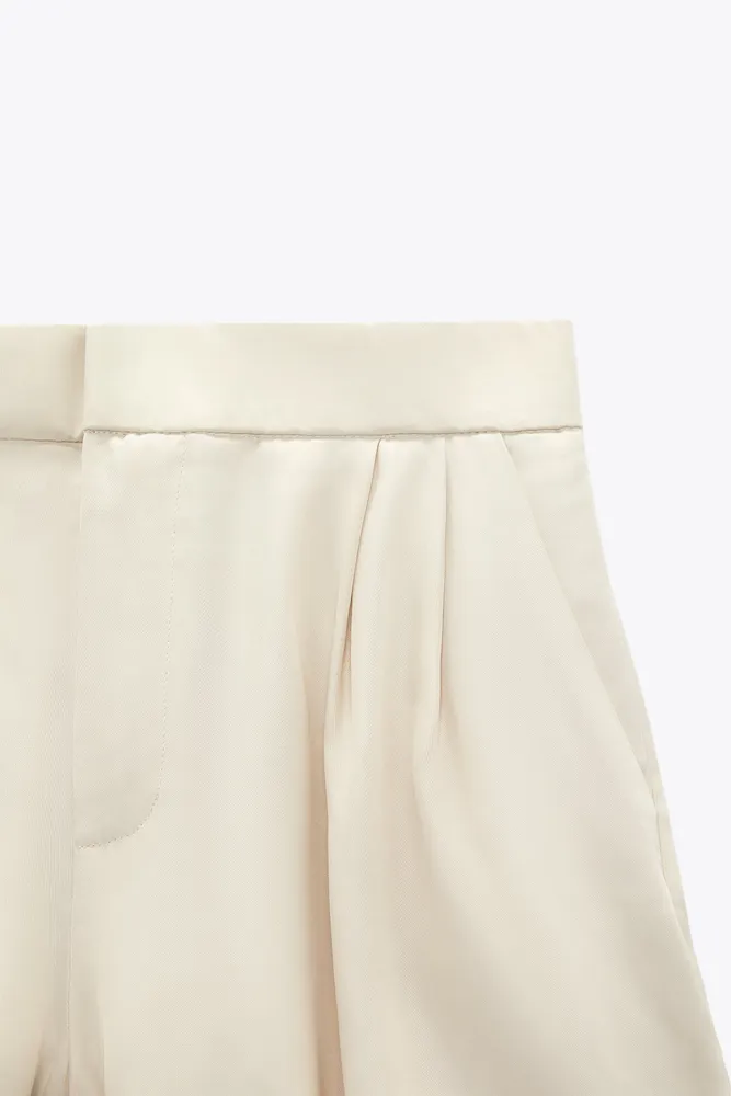 SATIN EFFECT PLEATED SHORTS