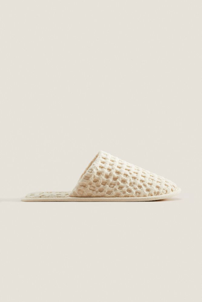 Waffle-textured mule clog slippers