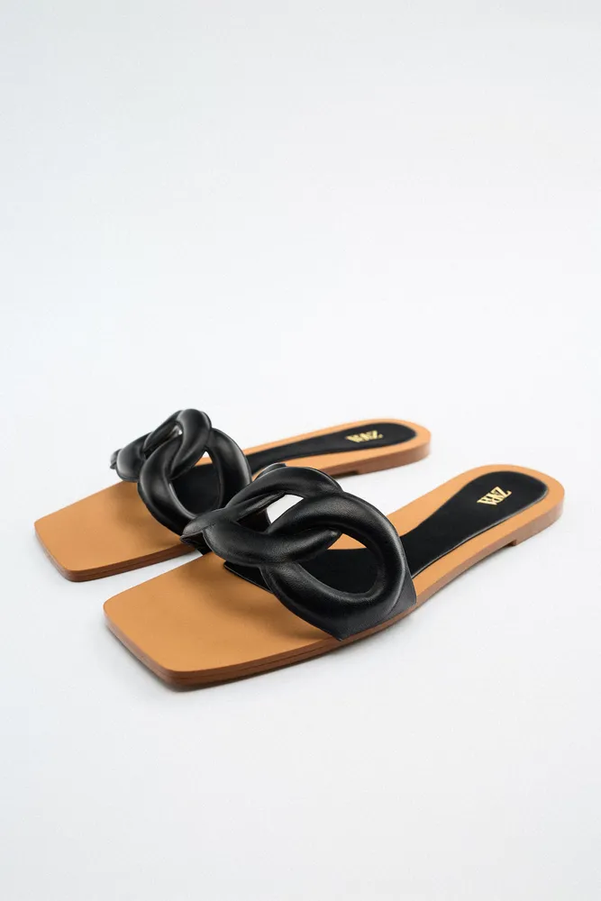 FLAT PADDED LEATHER SANDALS