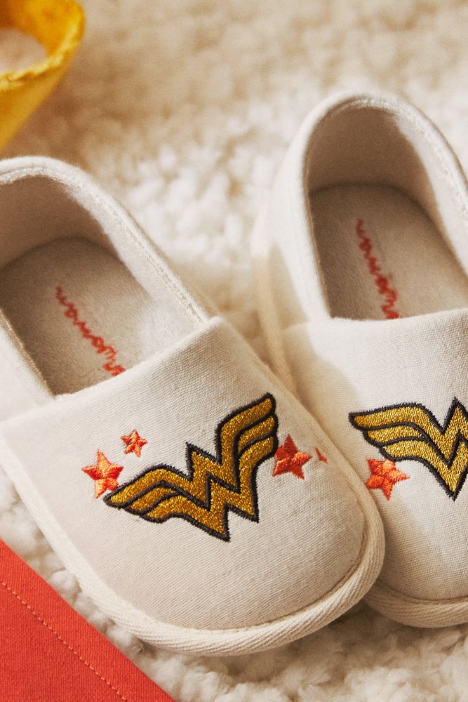 Wonder Woman slippers