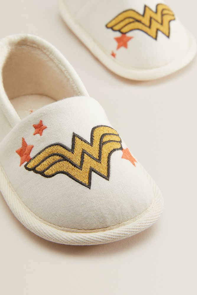 Wonder Woman slippers