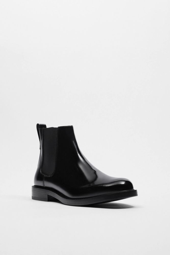 LEATHER CHELSEA ANKLE BOOTS