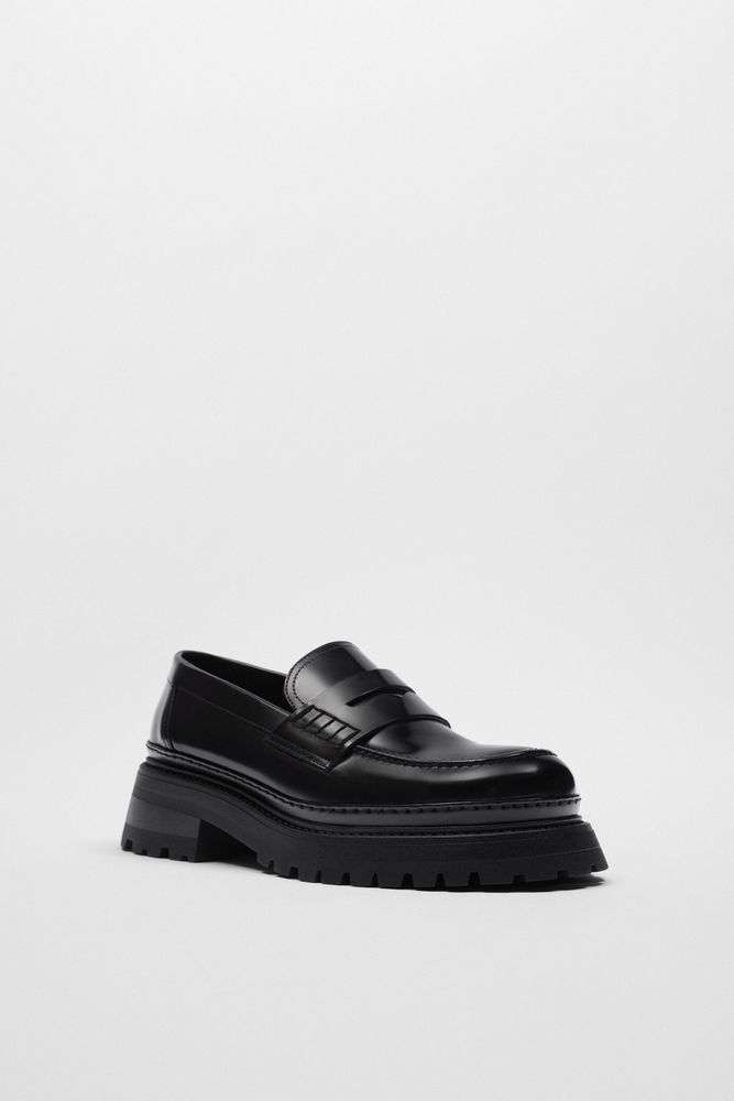GLOSSY THICK-SOLED LOAFERS