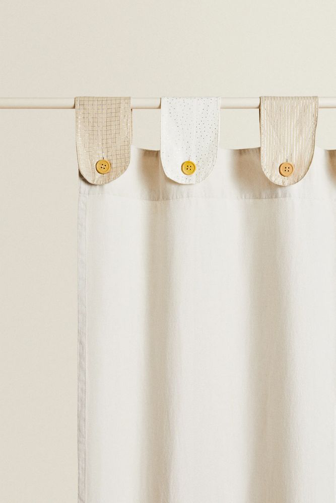 CURTAIN WITH TAB TOPS