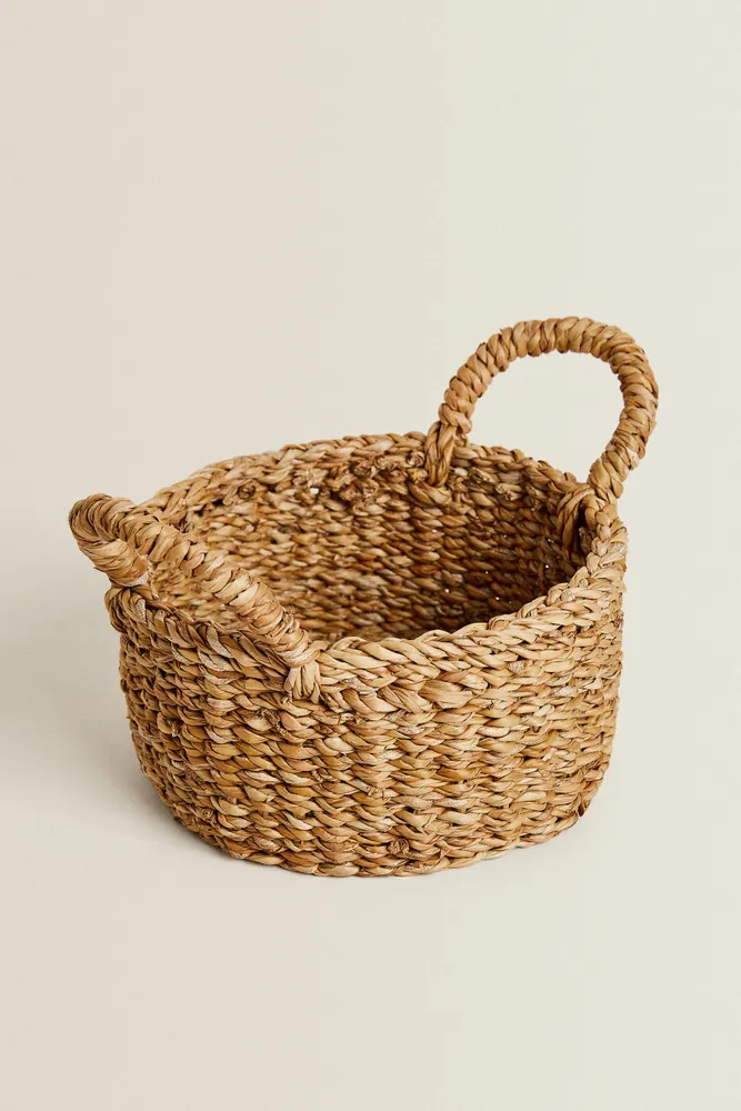 WOVEN BASKET WITH HANDLES