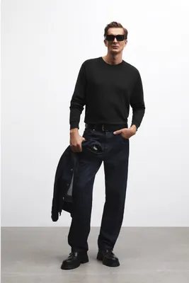 ROUND NECK SWEATER