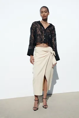CHEMISE SEMI-TRANSPARENTE EN DENTELLE