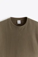 TEXTURED T-SHIRT