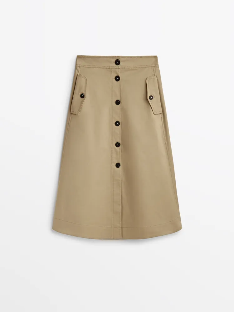 Midi skirt with contrast buttons