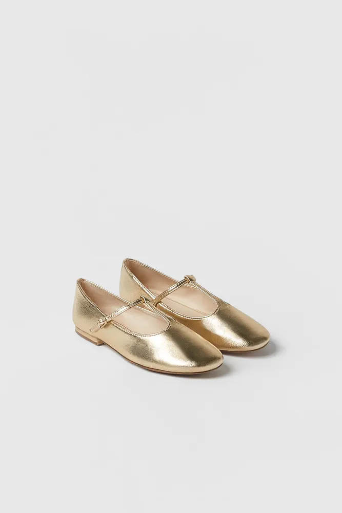 You will fall in love with these Parisian style shoes from Zara