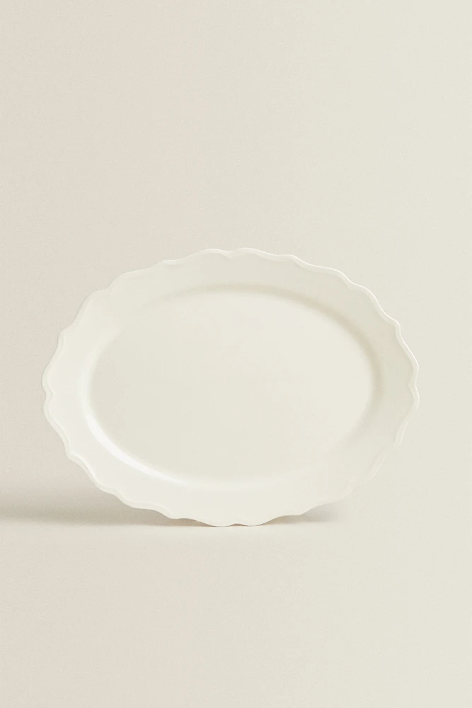 EARTHENWARE SERVING DISH WITH RAISED-DESIGN EDGE