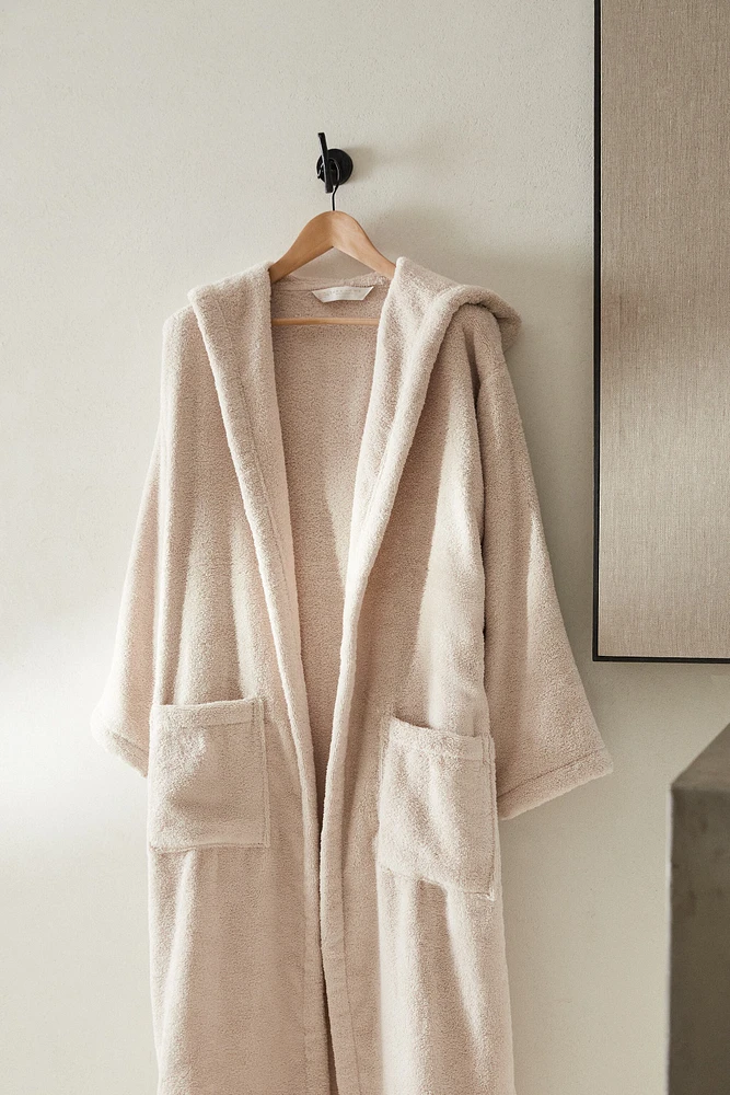(380 GXM²) EXTRA SOFT HOODED BATHROBE