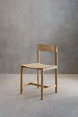 CHAIR 04