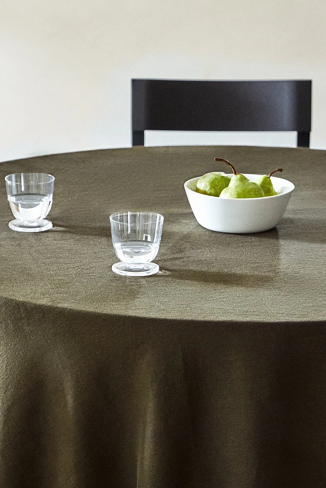 TABLECLOTH 01