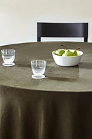 TABLECLOTH 01