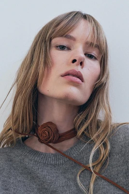 SUEDE LEATHER FLOWER CORD NECKLACE