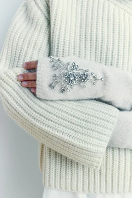 EMBROIDERED BEADED KNIT GLOVES