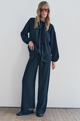 TEXTURED WIDE LEG PANTS