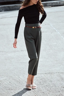 PANTS WITH A HIGH WAIST