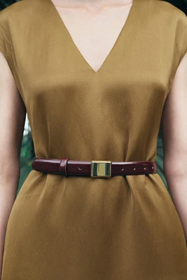 THIN LEATHER BELT WITH SQUARE BUCKLE