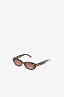 OVAL TORTOISESHELL SUNGLASSES