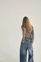 FINE KNIT ANIMAL PRINT JACQUARD TOP