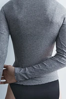 LONG SLEEVED RIBBED T-SHIRT