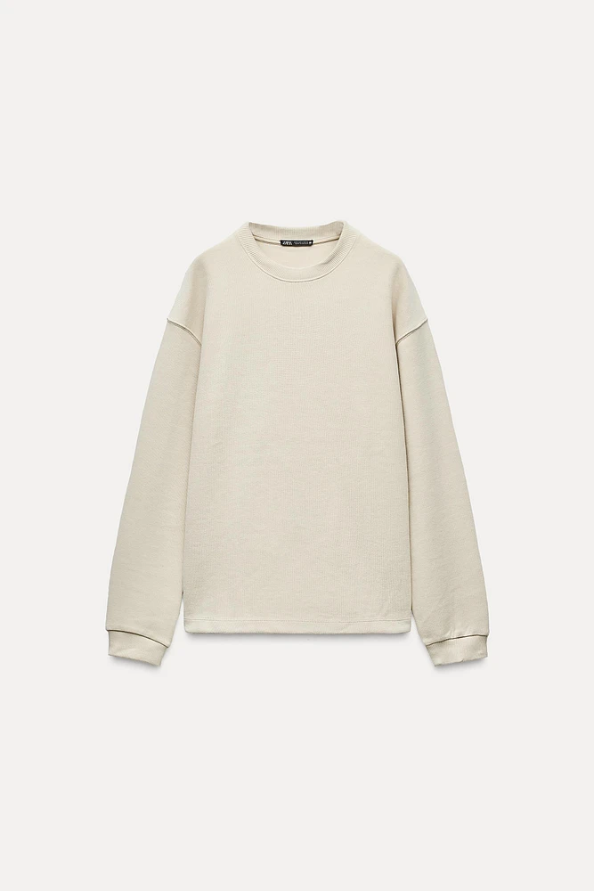 SOFT SWEATSHIRT