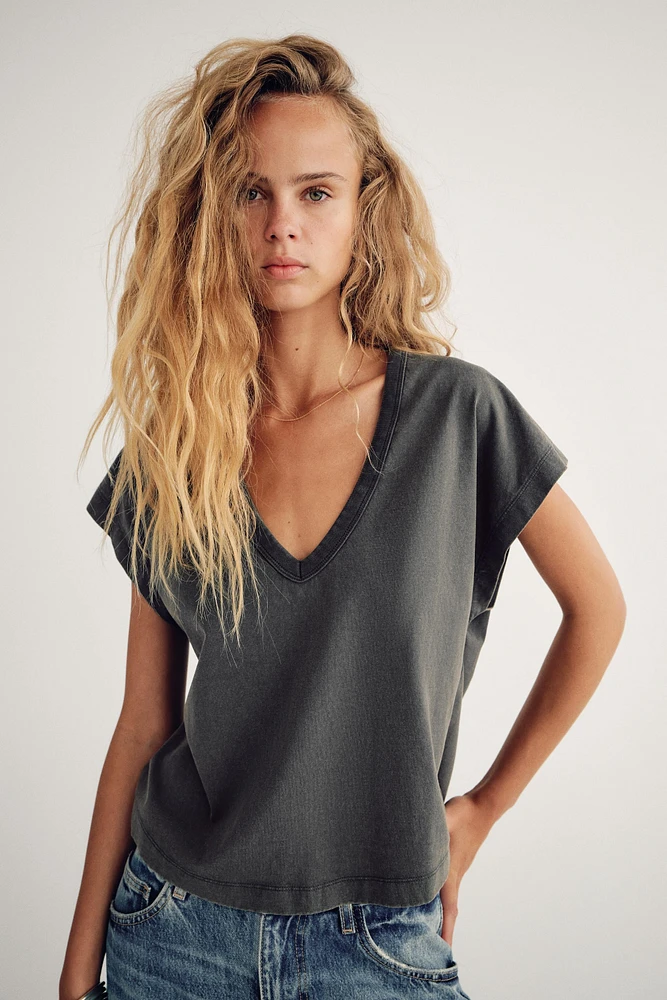 WASHED EFFECT V-NECK TOP