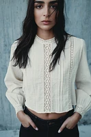 LACE TEXTURED TOP