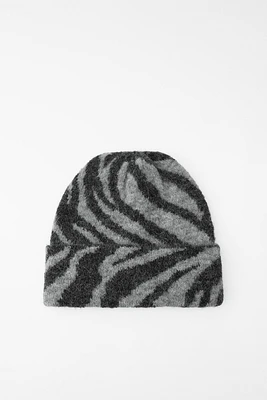 ANIMAL PRINT KNIT BEANIE