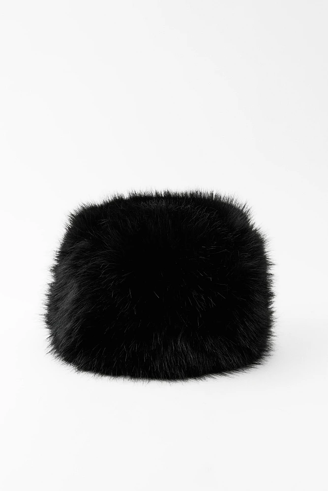 FAUX FUR CAP