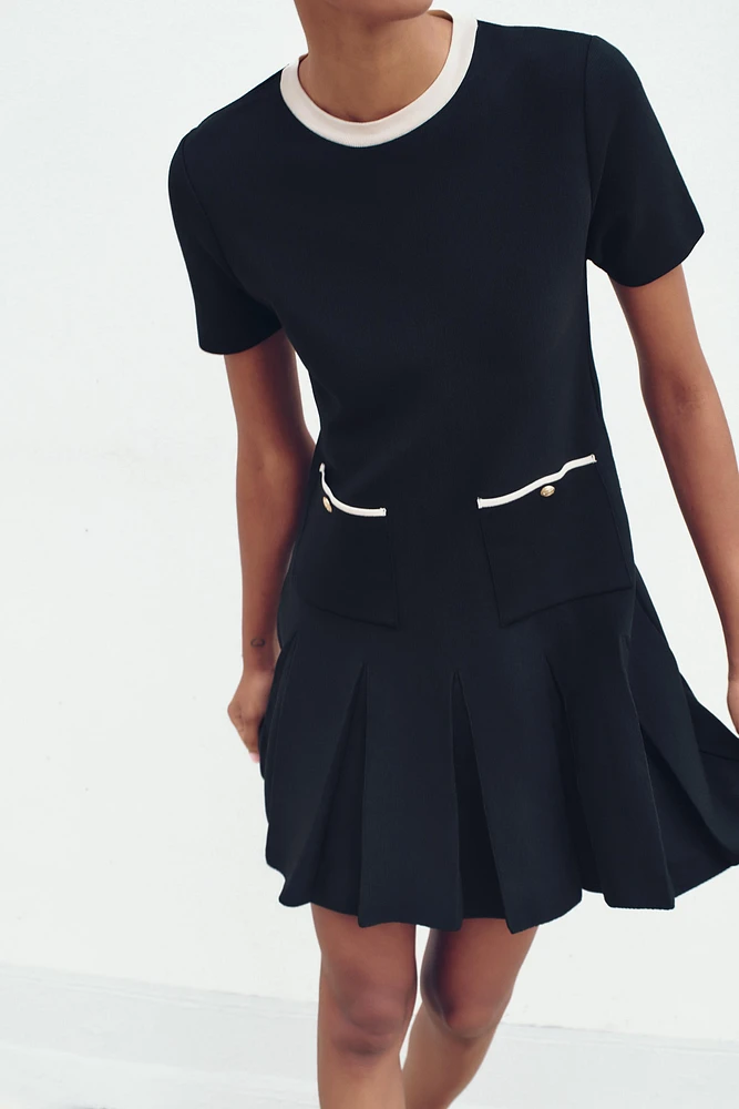 PLEATED SHORT KNIT DRESS