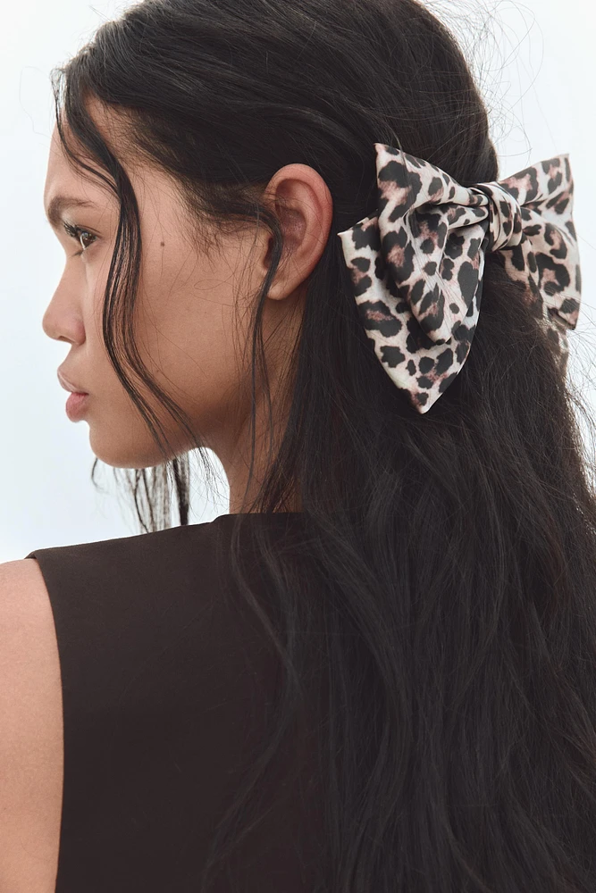 ANIMAL PRINT BOW HAIR CLIP