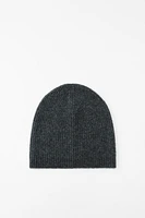 RIBBED KNIT BEANIE