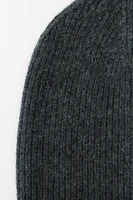 RIBBED KNIT BEANIE