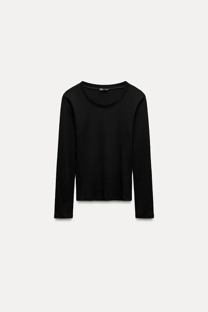 LONG SLEEVED RIBBED T-SHIRT