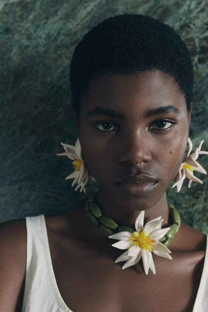 FLOWER BEAD NECKLACE