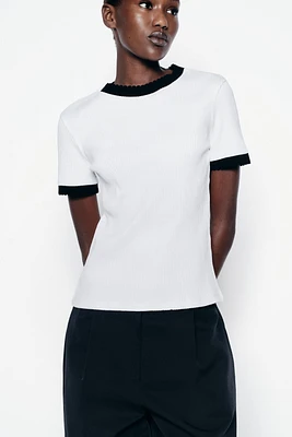 CONTRAST TRIM T-SHIRT