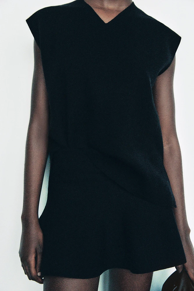 SLIT FRONT TOP