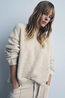 BOUCLÉ SWEATER