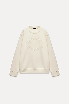 SWEATSHIRT WITH FRONT PATCH