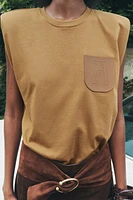 SHOULDER PAD LABEL T-SHIRT