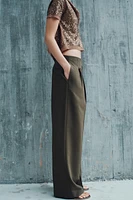 PLEATED WIDE LEG PANTS